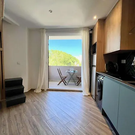 Cosy A Avec Climatisation Et Parking - Fr-1-226b-200 *